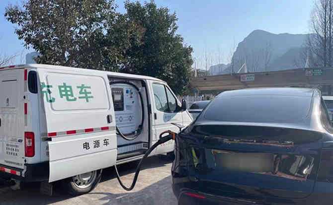 道真汽车搭电