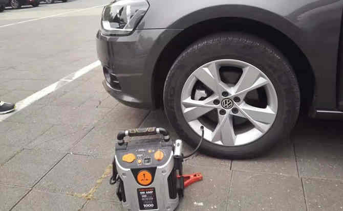 道真汽车搭电案例